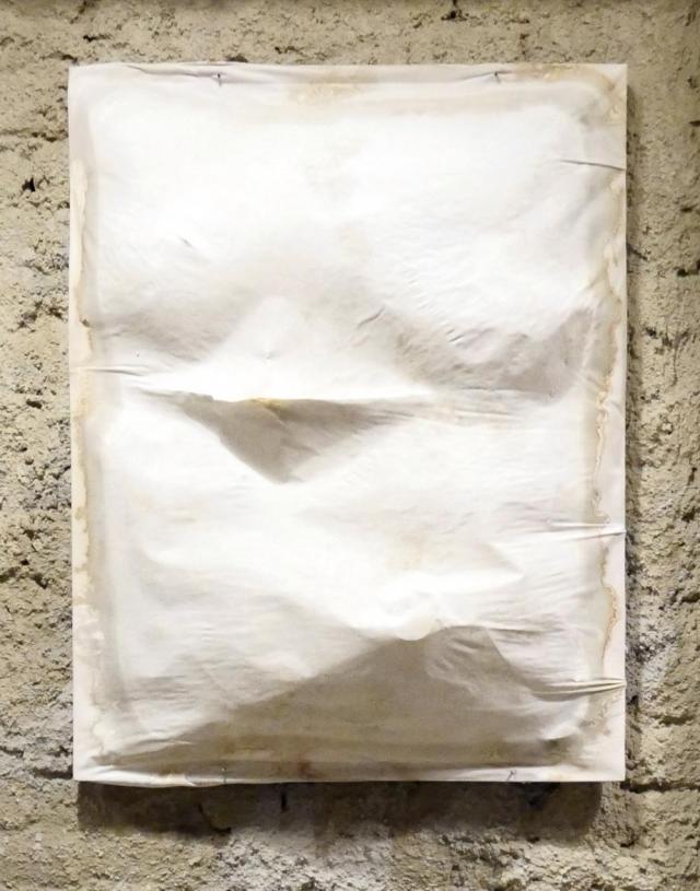 Michaela Kachtíková, Dech, plátno na rámu, 70 x 90 x 20 cm - do 06/2024