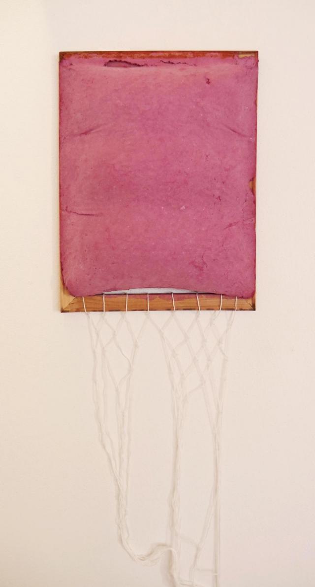 Michaela Kachtíková, Paper flow, papírmaše, provázky, rám, 35 x 25 x 15 cm - do 06/2024